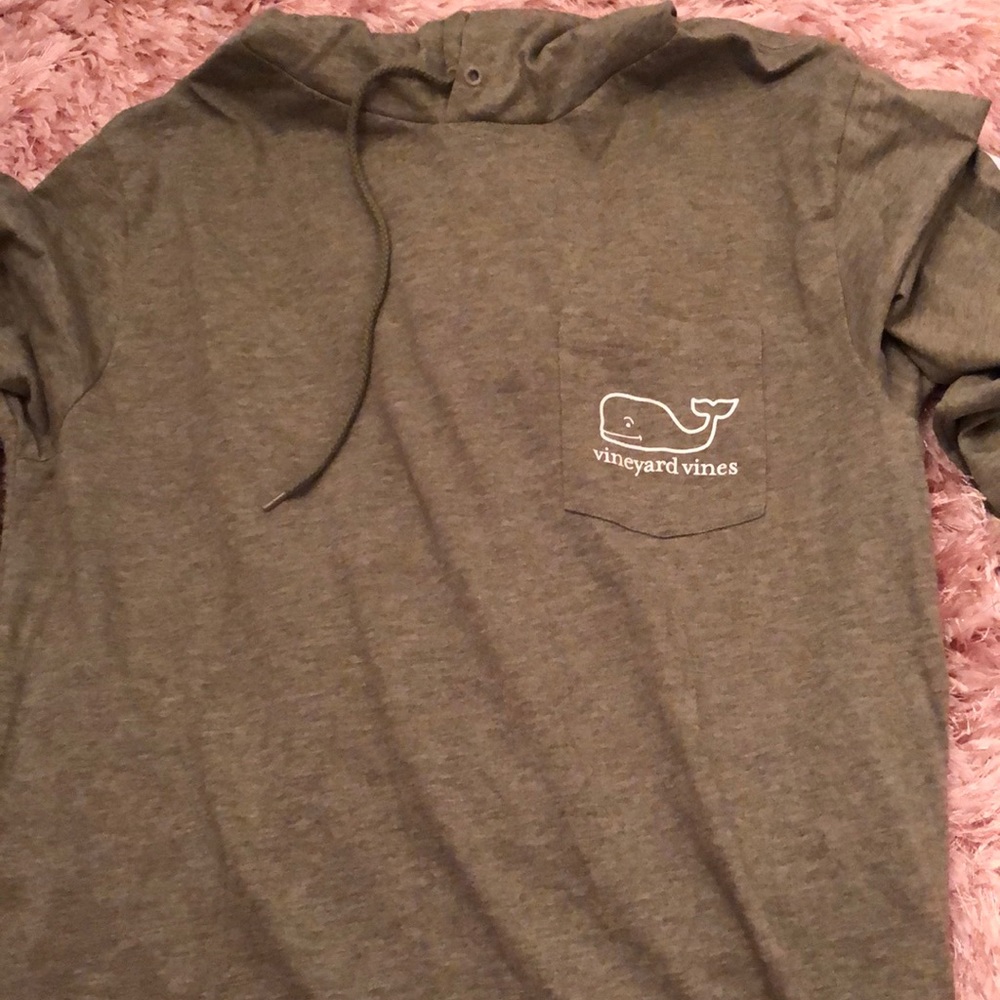 Vineyard vines NWOT men XS hooded long sleeve top